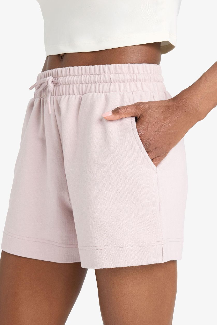 Kadın Açık Lila Standart Fit Sporcu Kısa Paça Basic Düz Şort