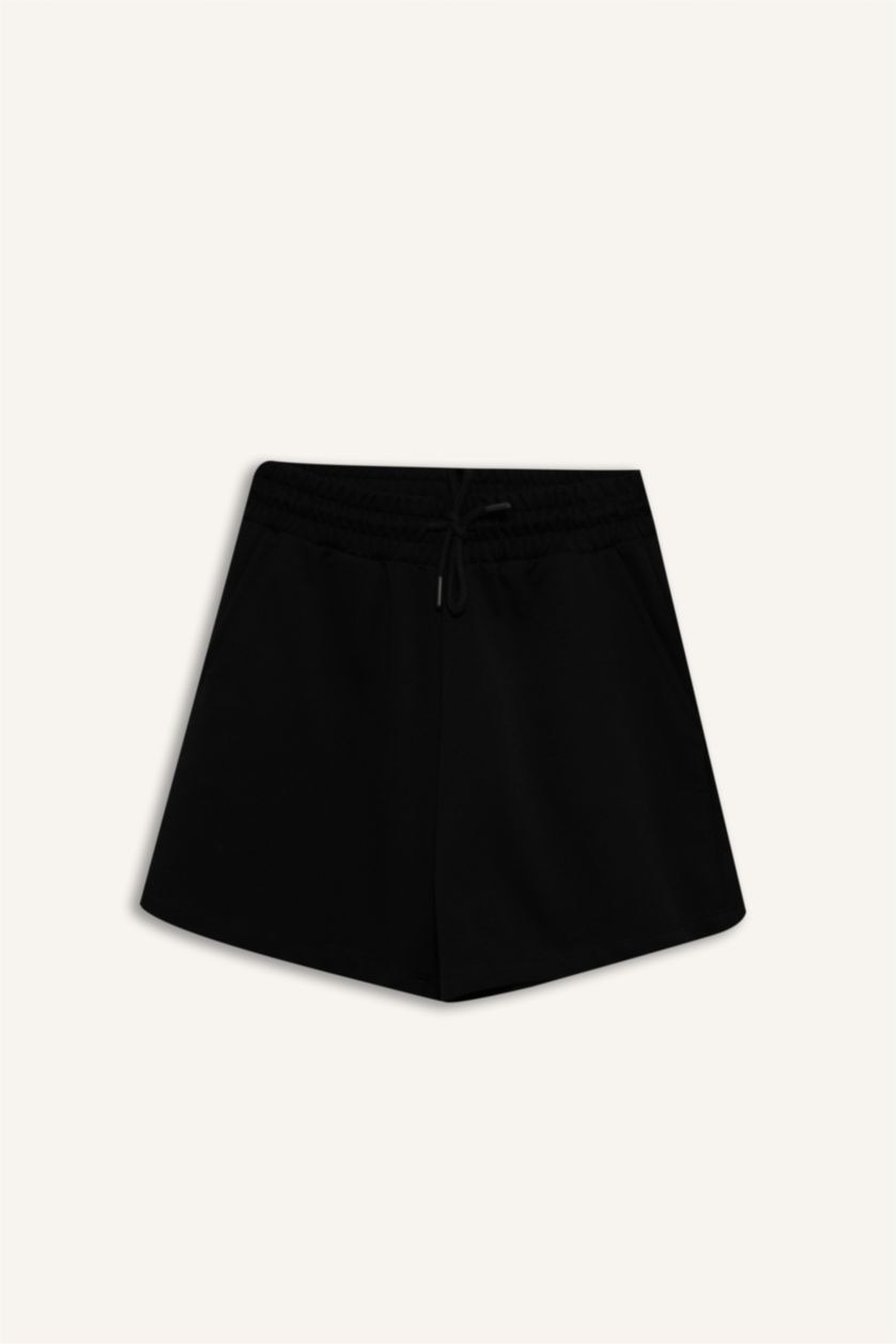 Woman Black Standard Fit