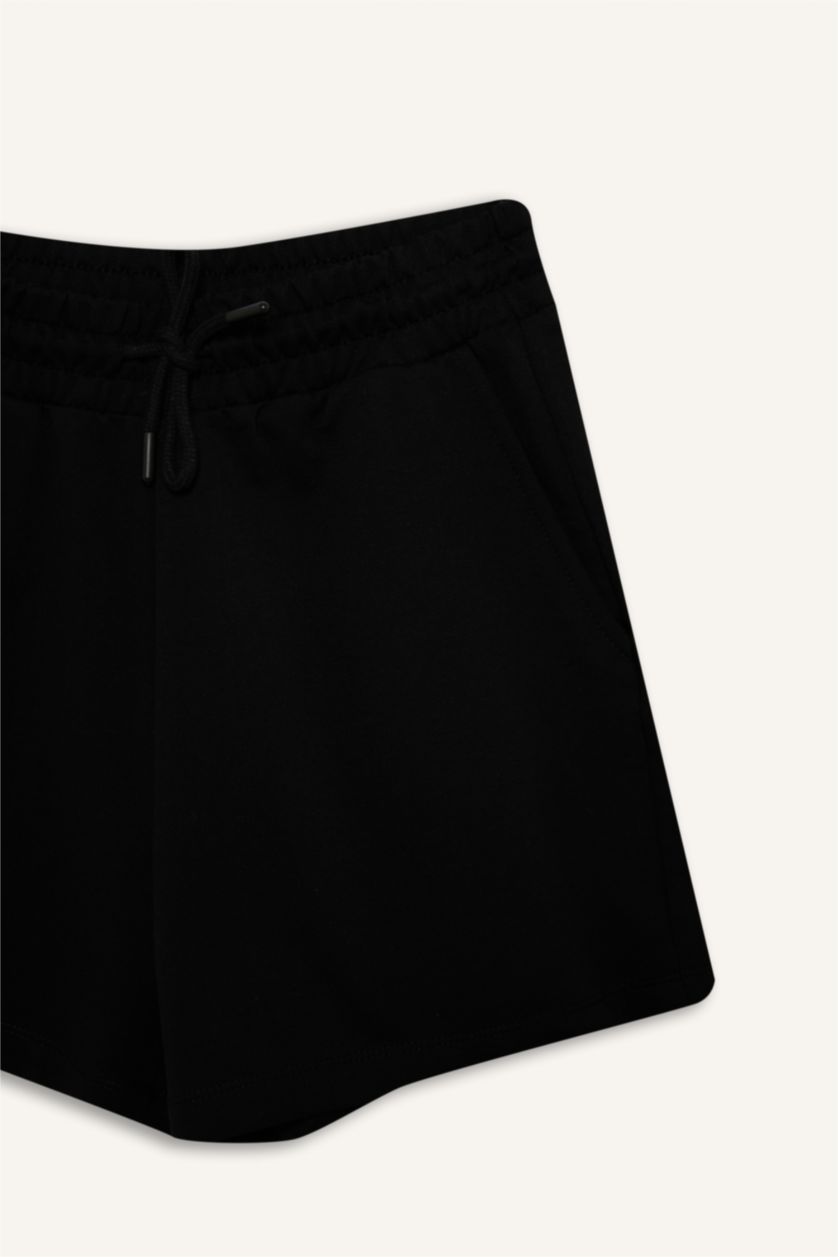 Woman Black Standard Fit