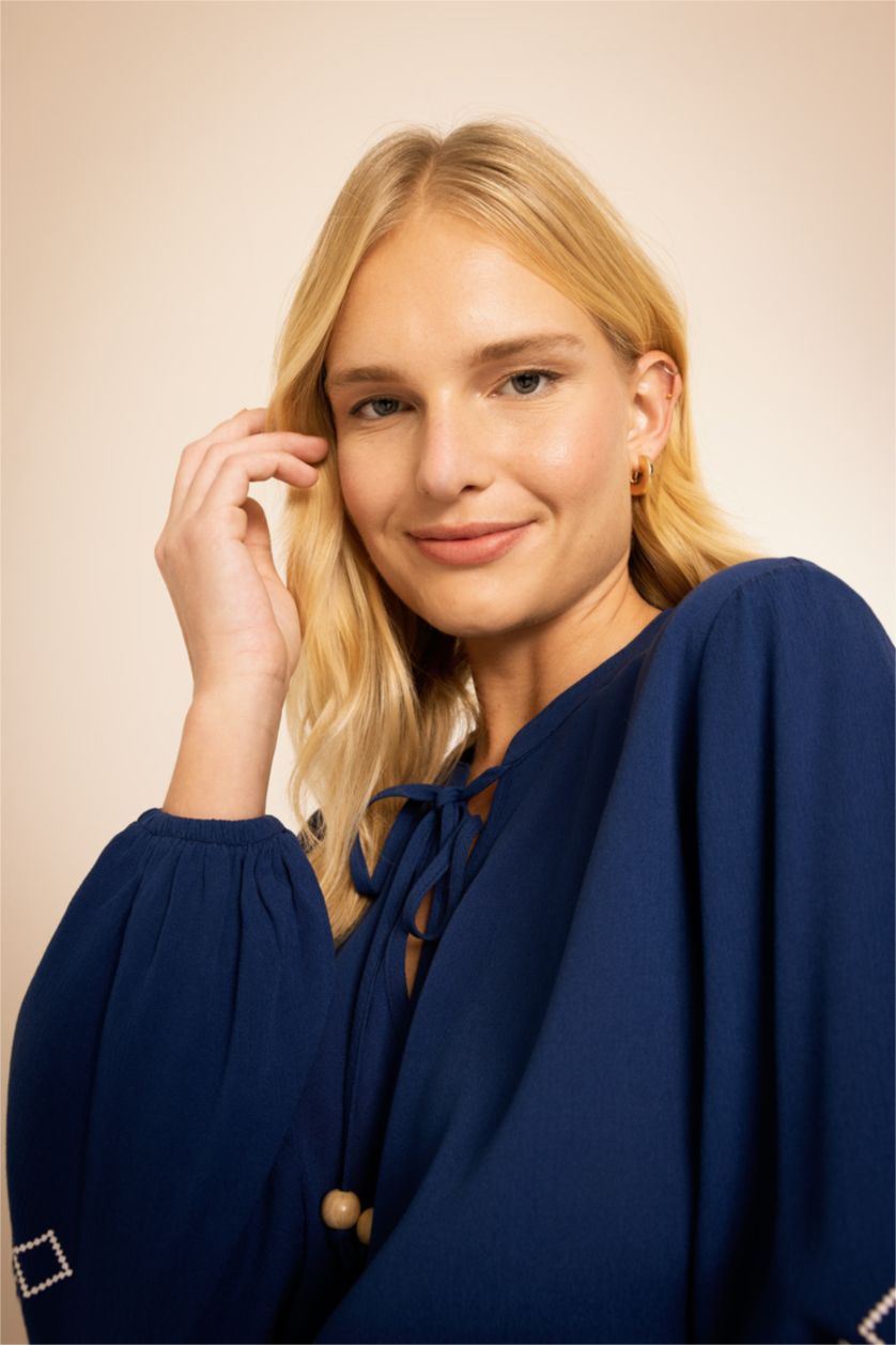 WOMAN NAVY Traditional Regular Fit Long Sleeve Blouse