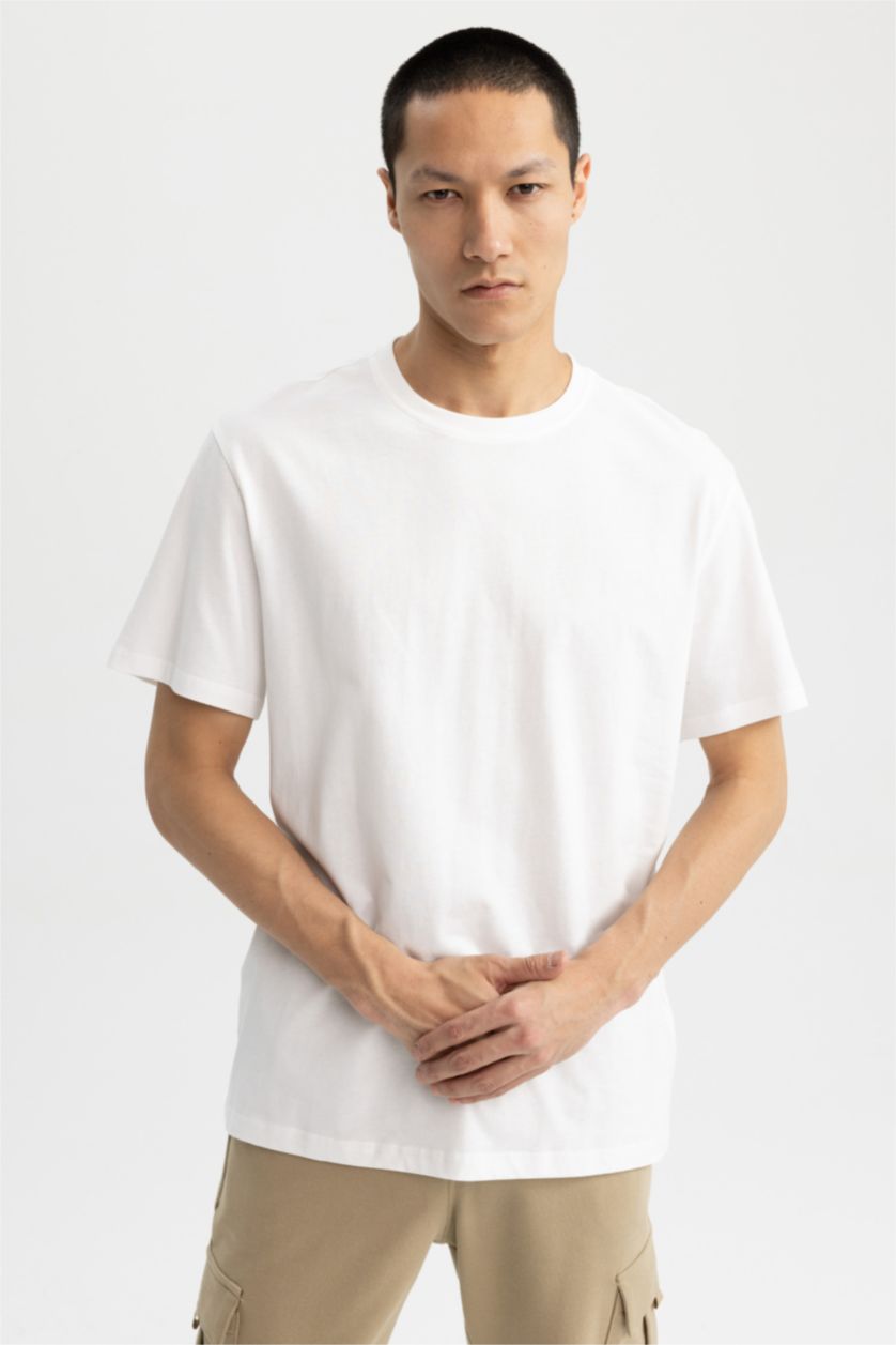 MAN White New Regular Fit Crew Neck T-Shirt