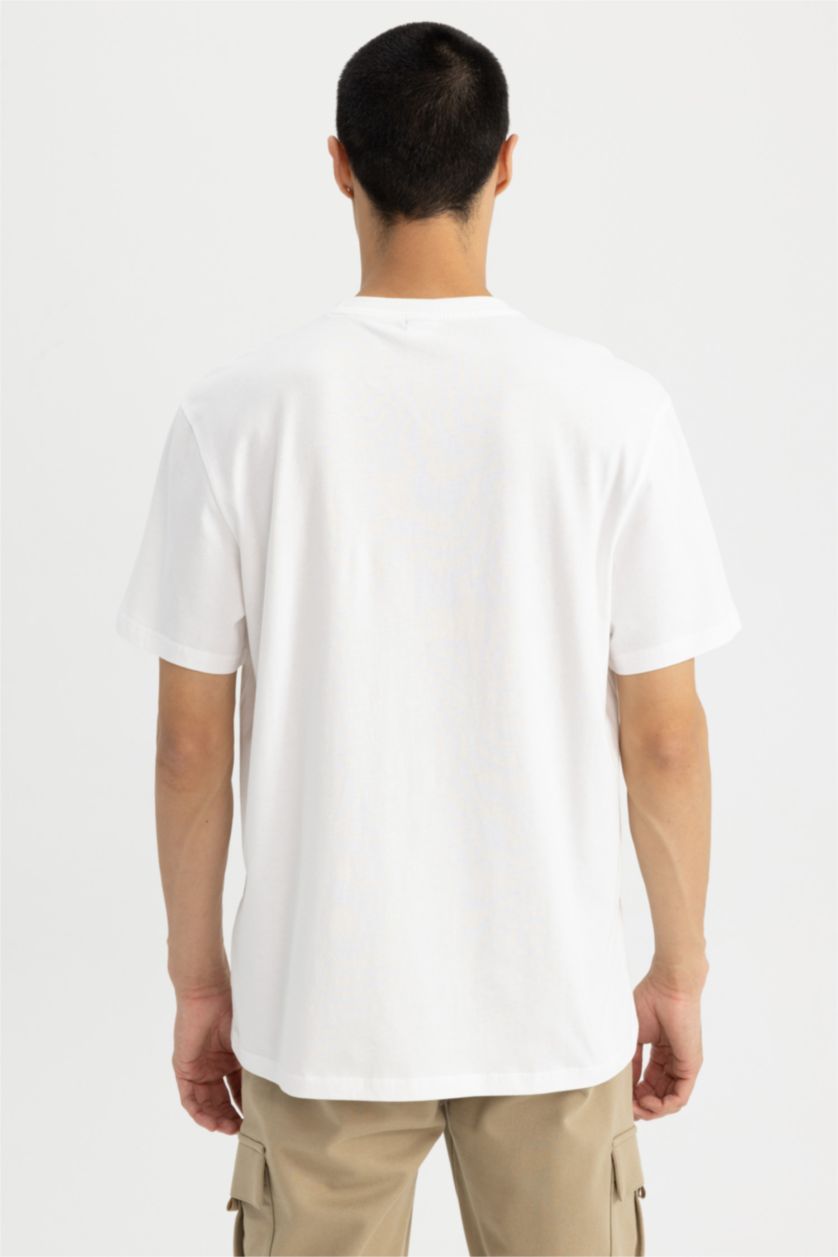 MAN White New Regular Fit Crew Neck T-Shirt