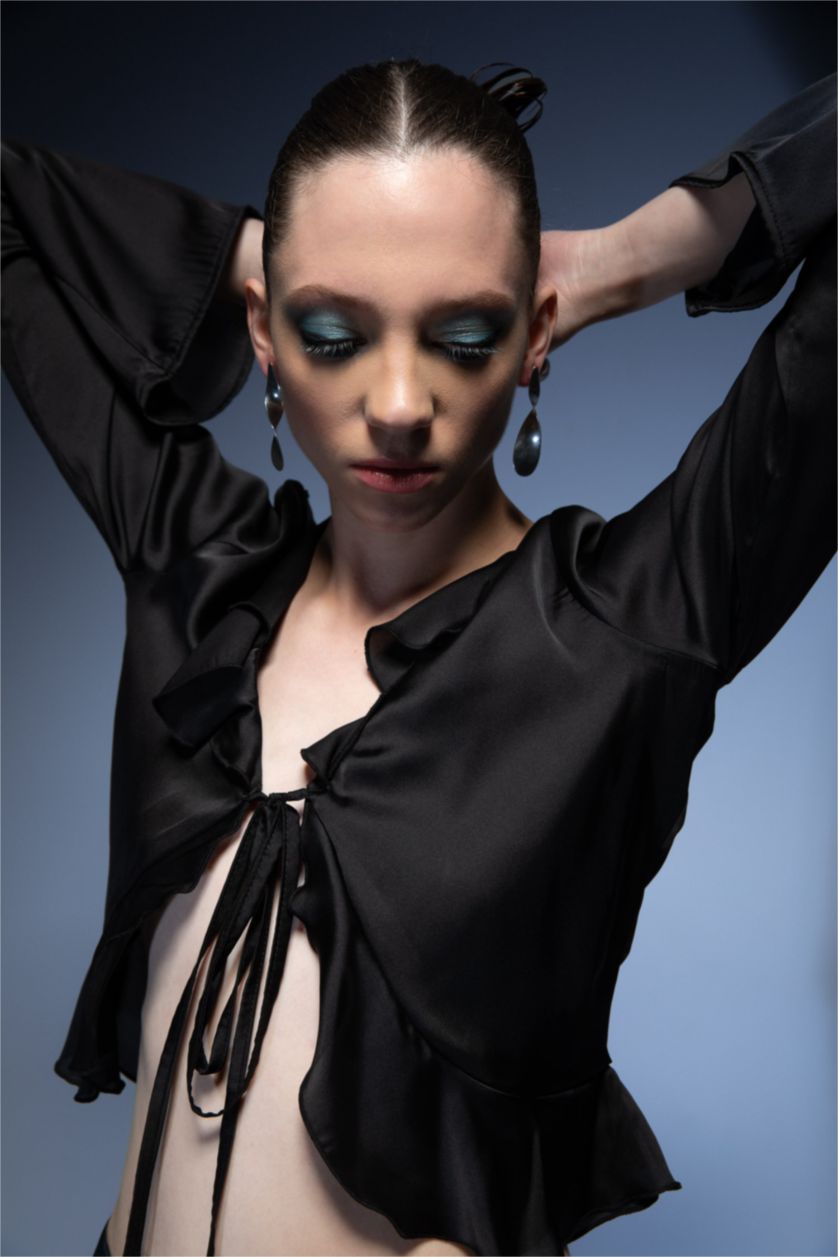 حريمي أسود بلوزة ستان كم طويل قصة عادية وياقة V