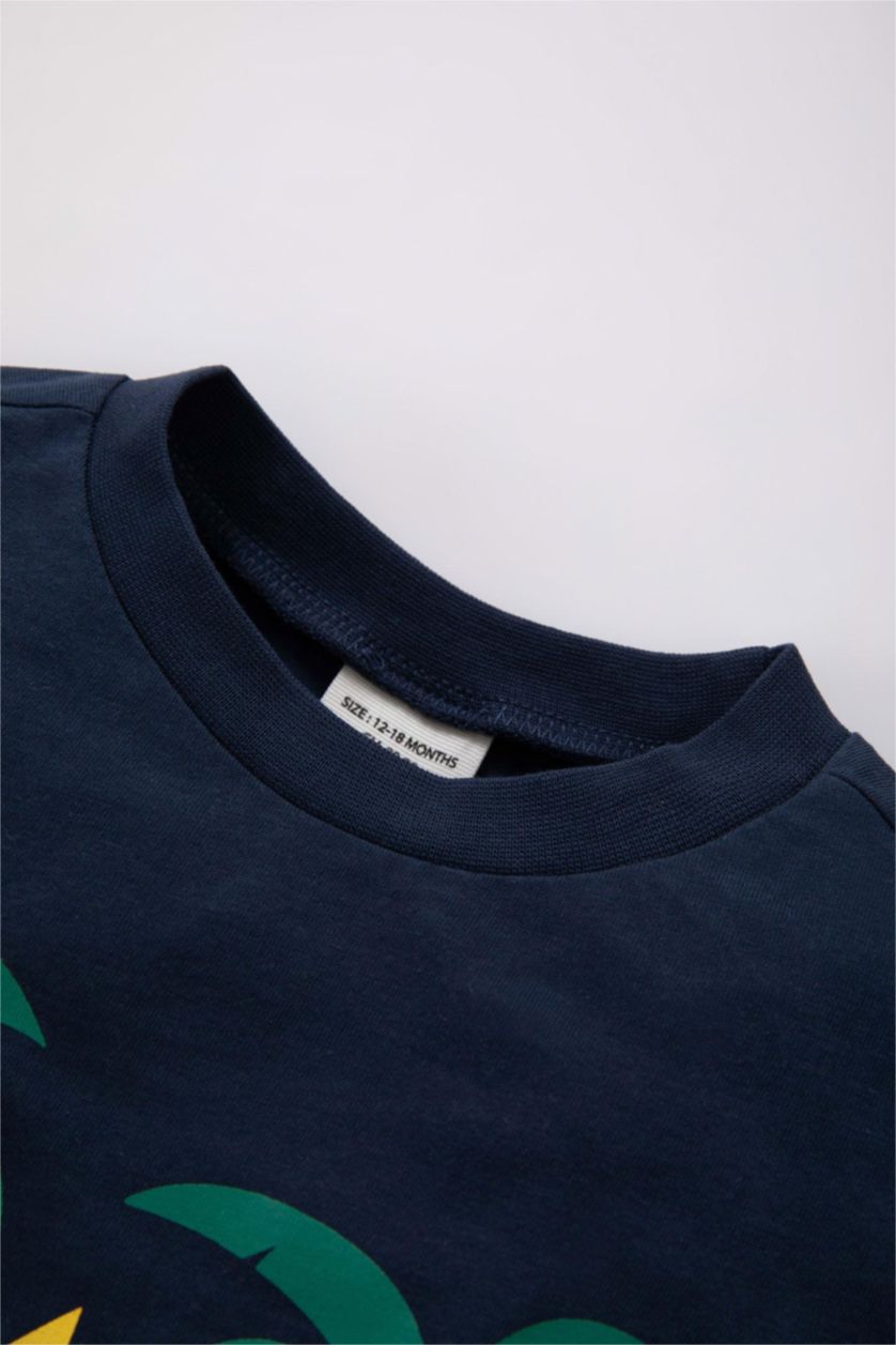 طفل صغير نيلي تي شيرت اولادي نص كم قصة عادية