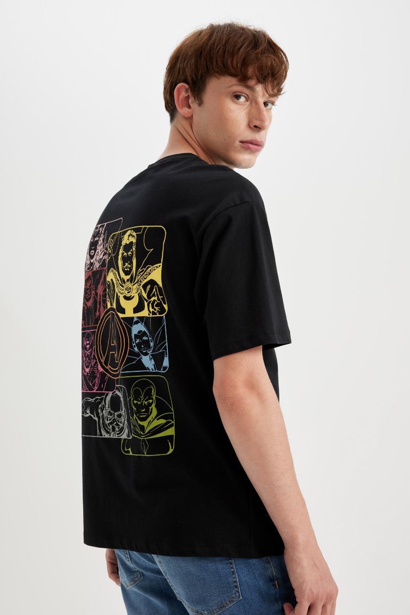 Man Black Marvel Avengers Licensed Comfort Fit Crew Neck Printed T-Shirt