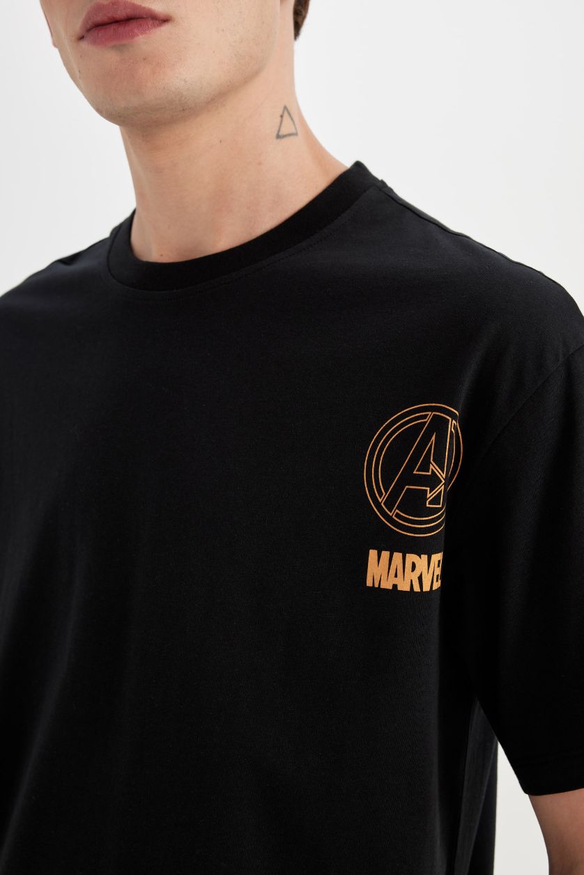 Man Black Marvel Avengers Licensed Comfort Fit Crew Neck Printed T-Shirt