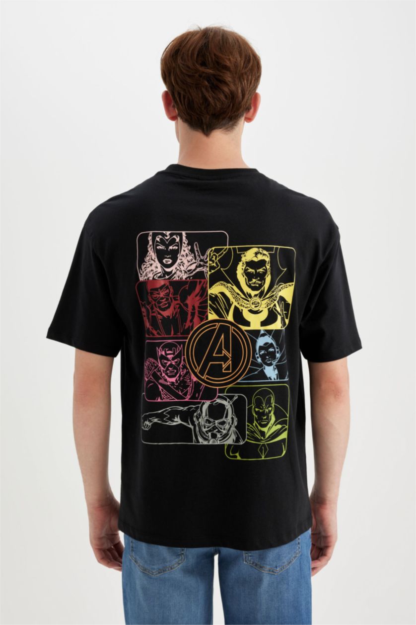Man Black Marvel Avengers Licensed Comfort Fit Crew Neck Printed T-Shirt