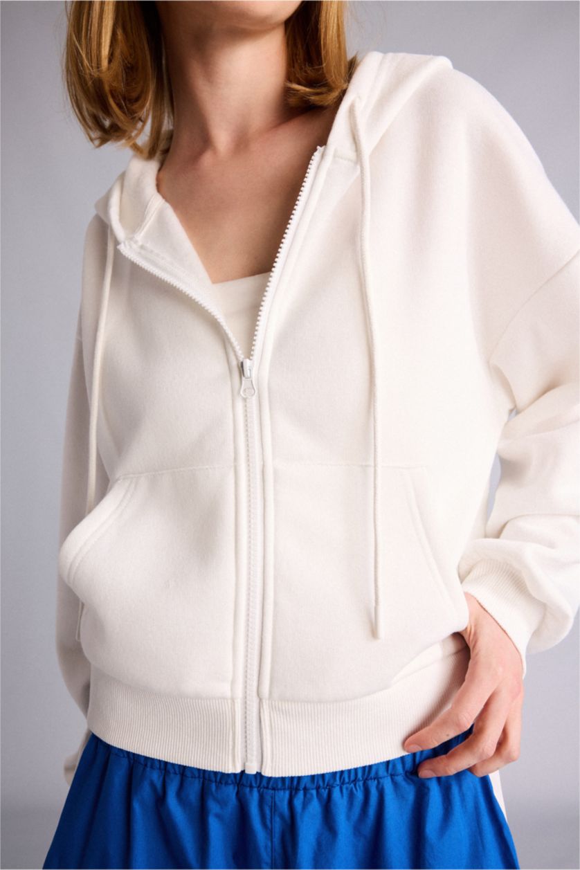 Woman White Cropped Fit Zip-Up Thick Fabric Hoodie