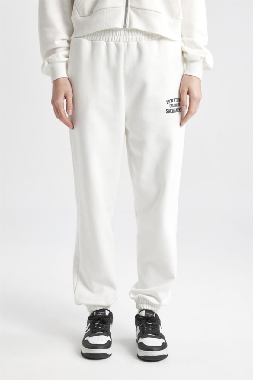 Kadın Kırık Beyaz Jogger Fıt Pantolon