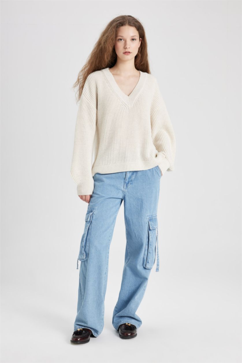 Kadın Ekru Oversize Geniş Kalıp V Yaka Triko Kazak