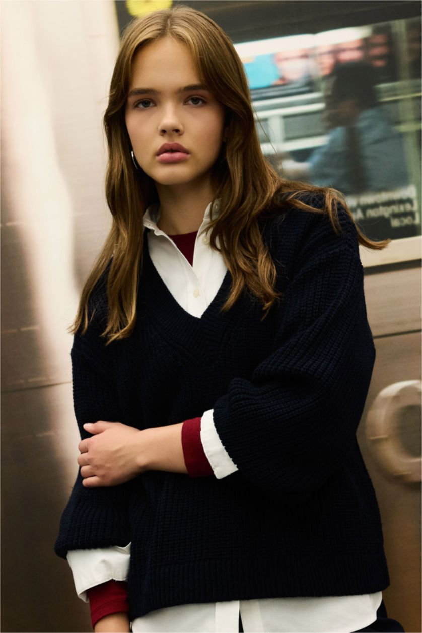 WOMAN NAVY Oversize Fit V-neck Knit Pullover