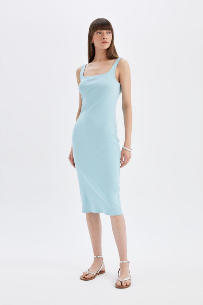 FEMME BLEU Clair Robe mi-longue moulante en maille côtelée à col carré et bretelles