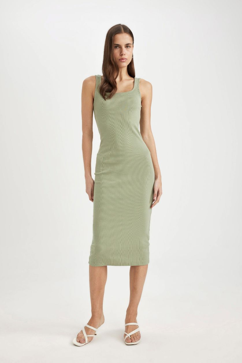 Woman Light Green Bodycon Square Neck Ribbed Camisole Strap Midi Dress