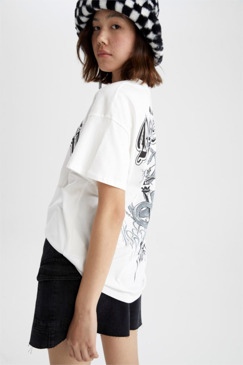 WOMAN White Oversize Fit Short Sleeve T-Shirt