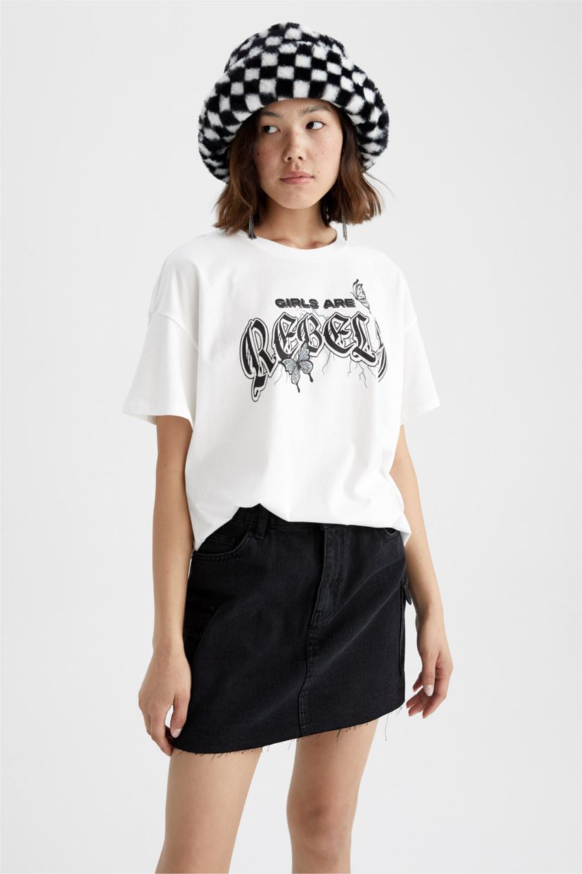 WOMAN White Oversize Fit Short Sleeve T-Shirt