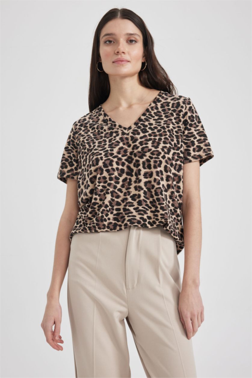 WOMAN Stone Traditional Regular Fit V Neck Leopard Pattern Short Sleeve T-Shirt