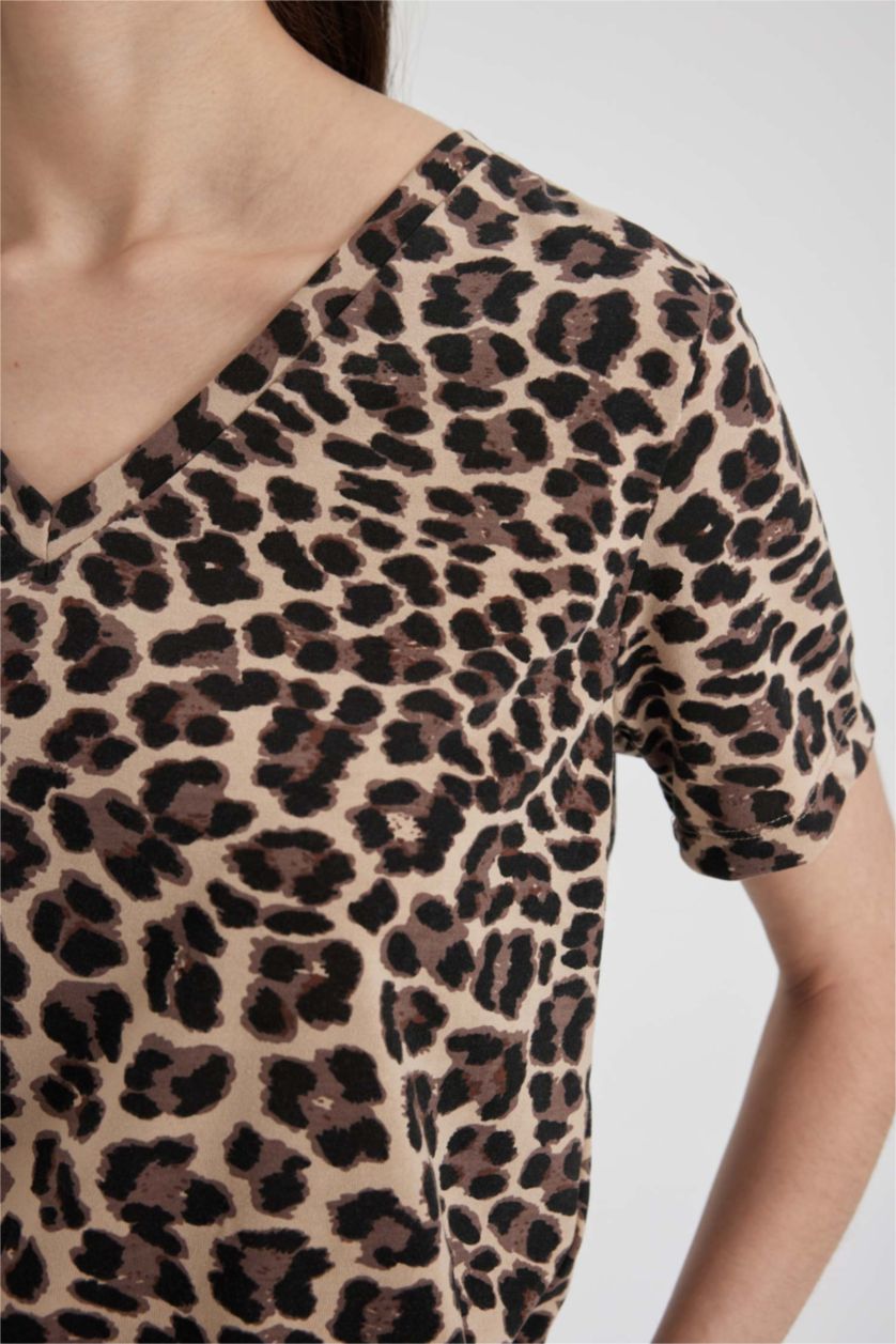 WOMAN Stone Traditional Regular Fit V Neck Leopard Pattern Short Sleeve T-Shirt