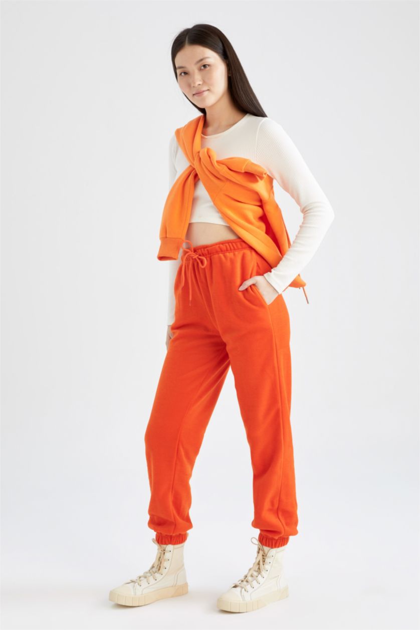 نساء برتقالي بنطلون صوفي  قصة عادية