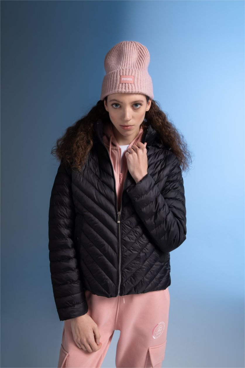 Woman Black Standard Fit Puffer Jacket