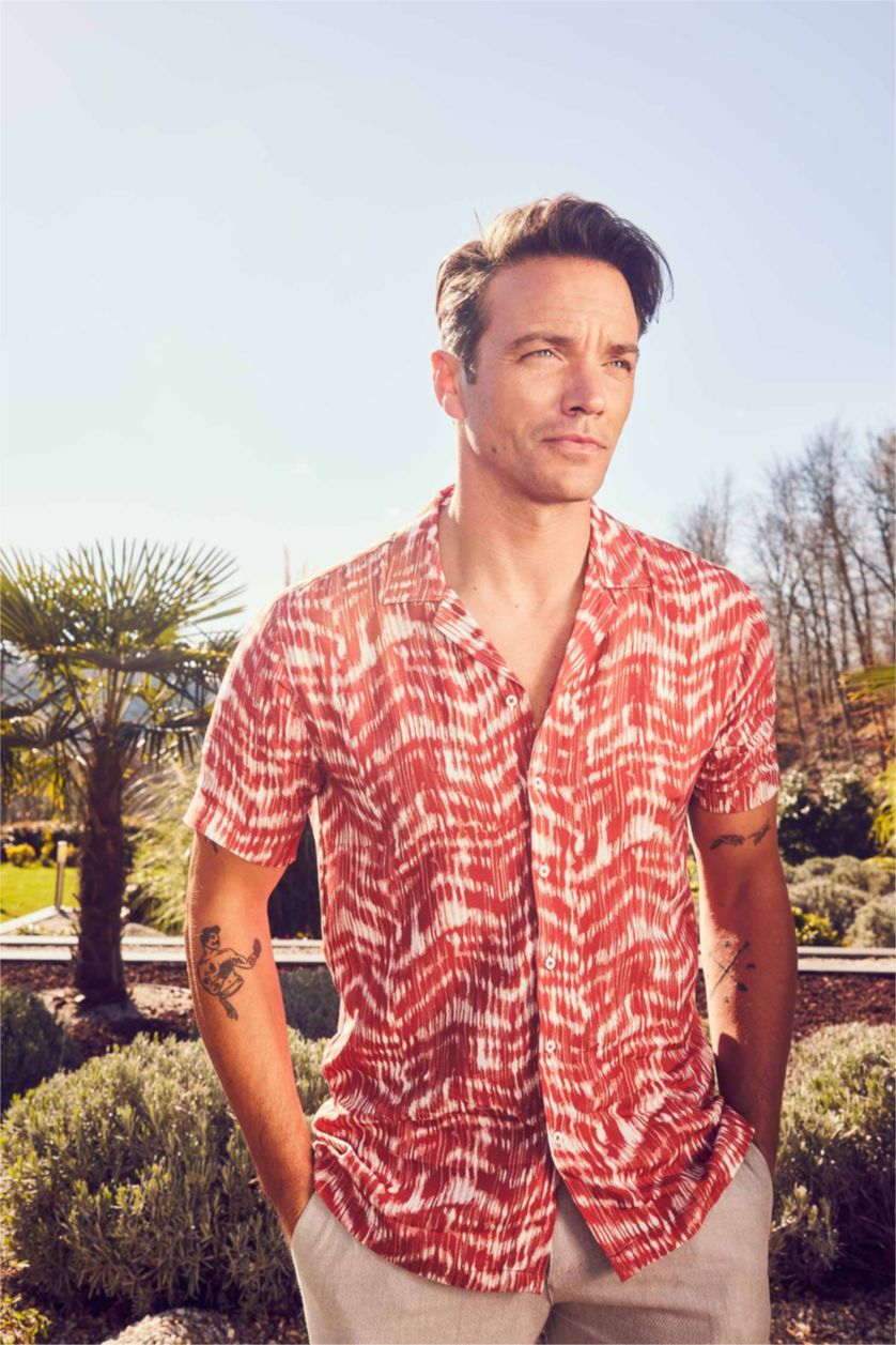 رجال برتقالي Modern Fit Short Sleeve Shirt