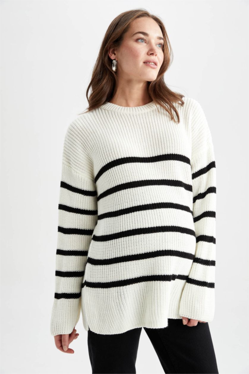 FEMME Blanc Standard Fit Tricot Maternity Tops