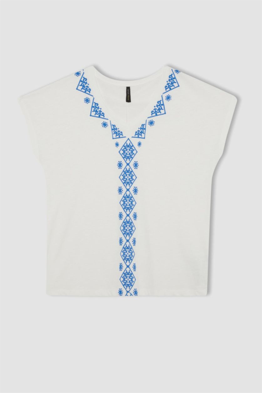 نساء بيج فاتح تيشيرت نص كم برقبة V