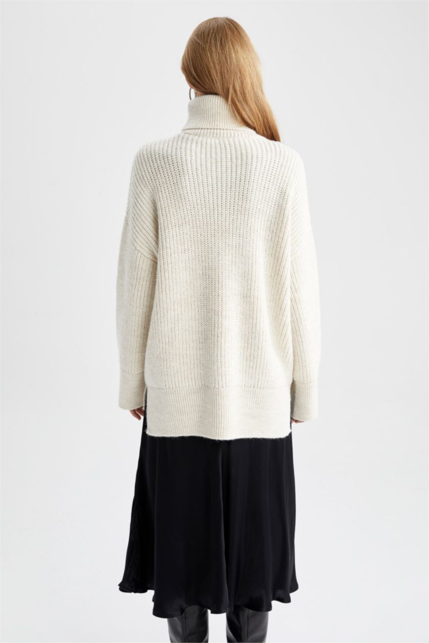 WOMAN Ecru Oversize Fit Turtleneck Thessaloniki Fabric Pullover