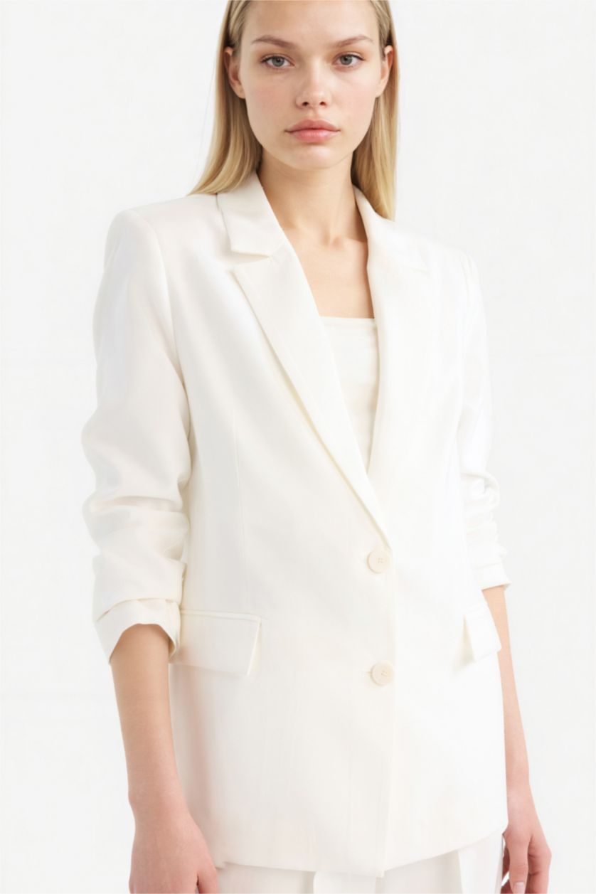 Kadın Ekru Loose Fit Kruvaze Yaka Düğmeli Blazer Ceket