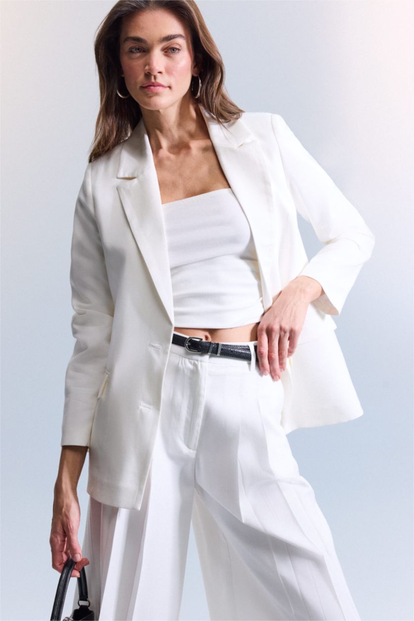 Woman White Oversize Fit Sensual Blazer