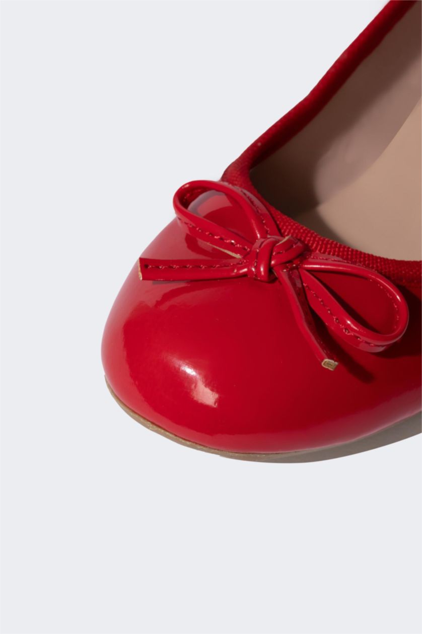 GIRLS & TEENS Red فلات جلد صناعي