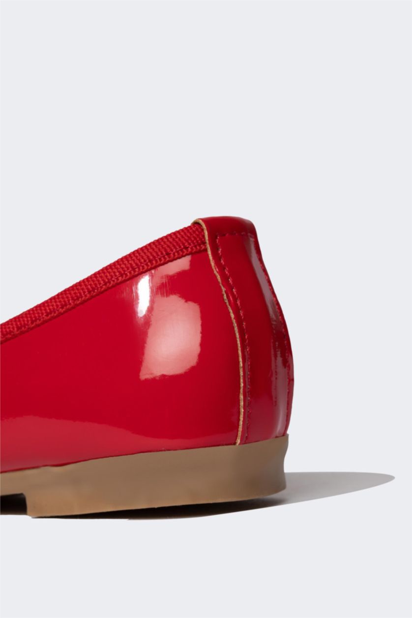 GIRLS & TEENS Red فلات جلد صناعي