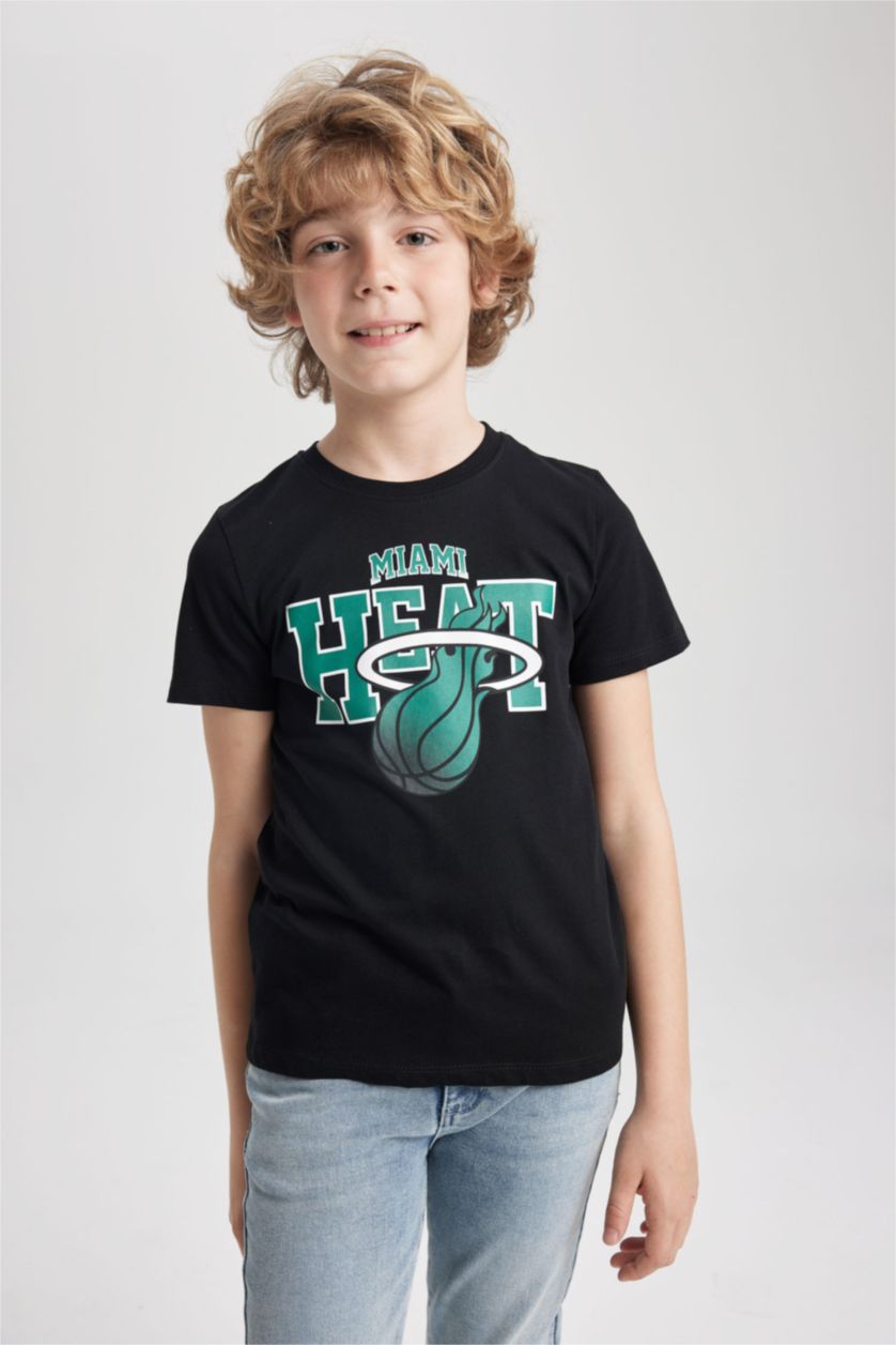 BOYS & TEENS Black Boys Defacto Fit NBA Miami Heat Licensed Regular Fit Crew Neck Short Sleeved T-Shirt