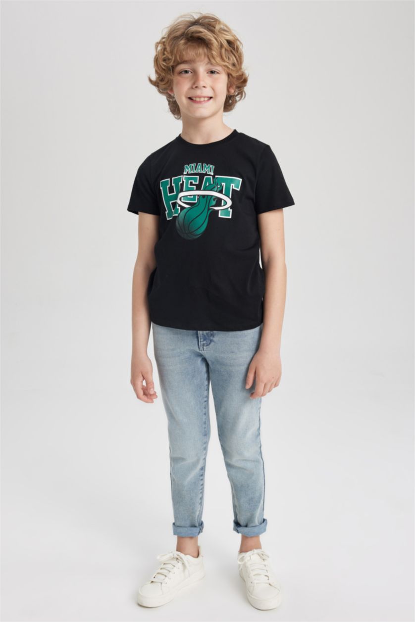 BOYS & TEENS Black Boys Defacto Fit NBA Miami Heat Licensed Regular Fit Crew Neck Short Sleeved T-Shirt