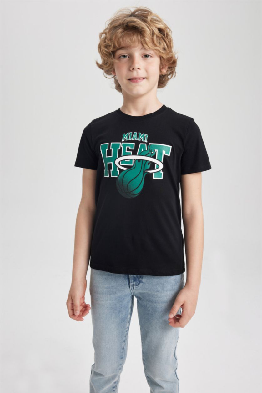 BOYS & TEENS Black Boys Defacto Fit NBA Miami Heat Licensed Regular Fit Crew Neck Short Sleeved T-Shirt