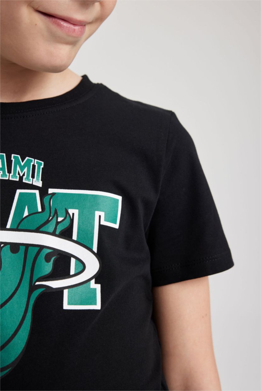 BOYS & TEENS Black Boys Defacto Fit NBA Miami Heat Licensed Regular Fit Crew Neck Short Sleeved T-Shirt
