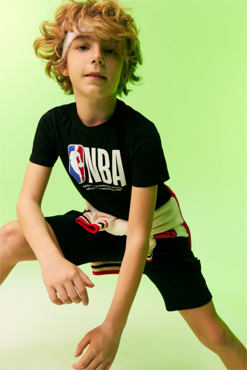 BOYS & TEENS Black Boy Defacto Fit NBA Licensed Regular Fit Crew Neck Short Sleeved T-Shirt