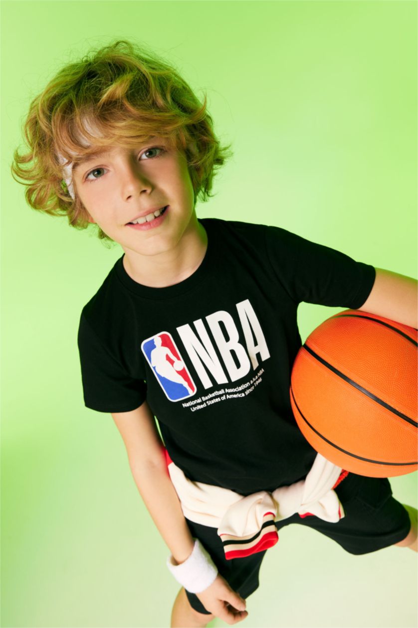 BOYS & TEENS Black Boy Defacto Fit NBA Licensed Regular Fit Crew Neck Short Sleeved T-Shirt