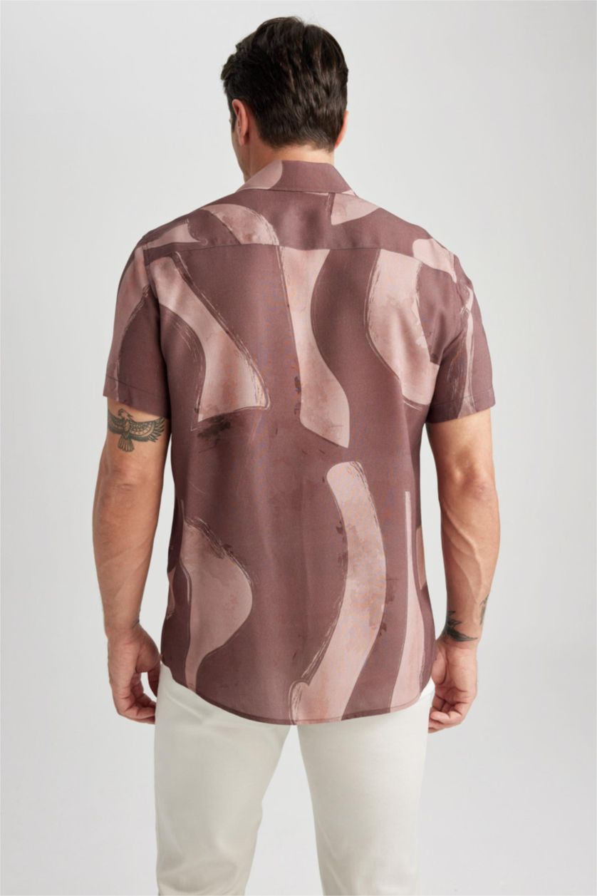 Ерлер Раушан заманауи пішім тұтас басып шығарылған Қысқа жеңді жейде