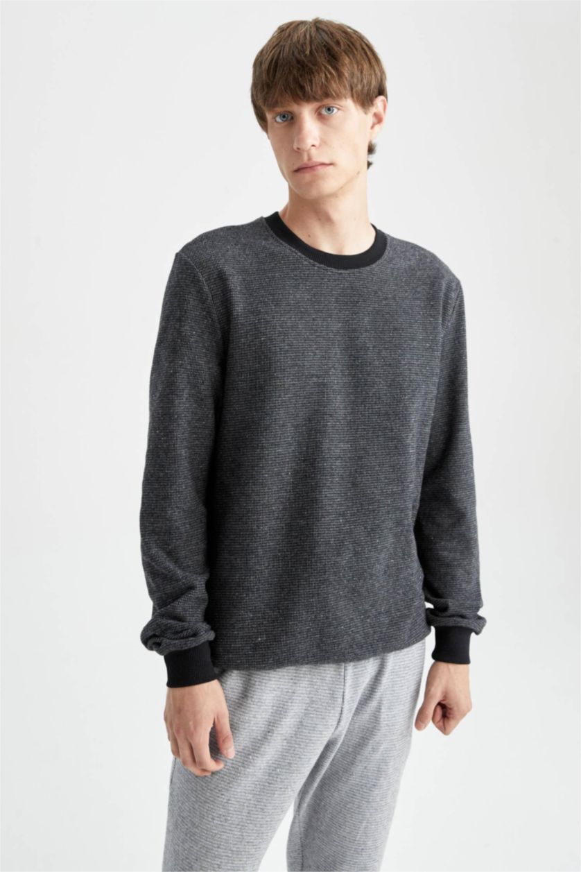 Man Black Regular Fit Sweatshirt