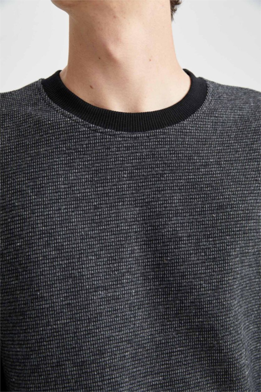 Man Black Regular Fit Sweatshirt