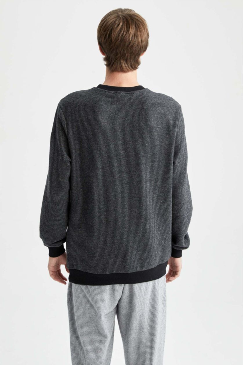 Man Black Regular Fit Sweatshirt