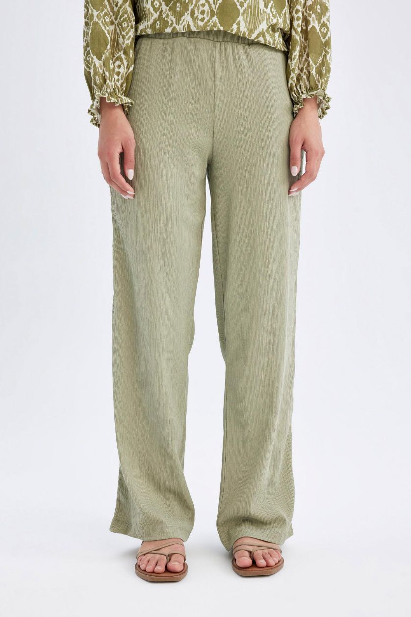 Kadın Yeşil Relax Fit Bürümcük Geniş Paça Pantolon