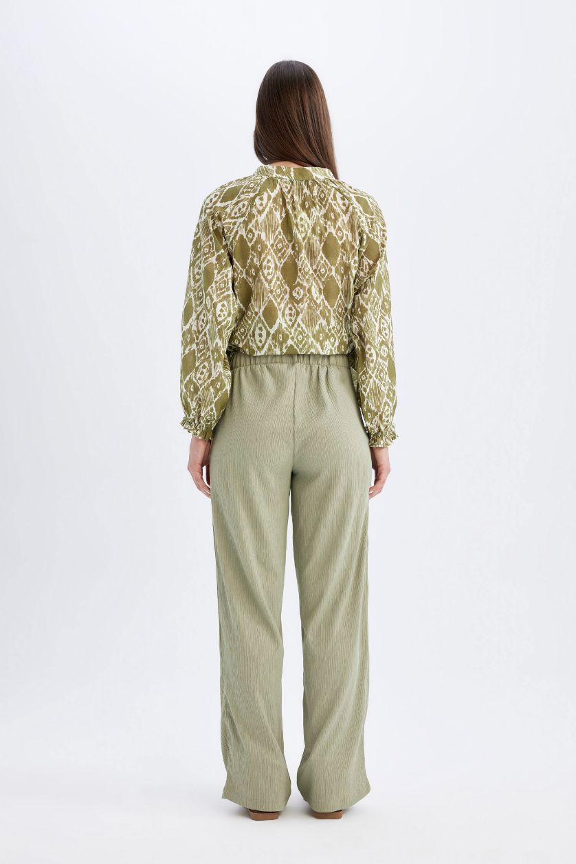 Kadın Yeşil Relax Fit Bürümcük Geniş Paça Pantolon