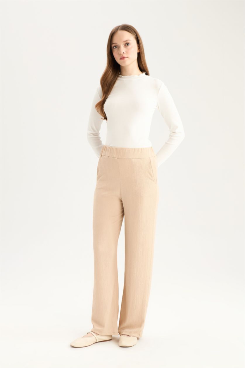Kadın Açık Bej 	Relax Fit Beli Lastikli Basic Düz Bürümcük Pantolon