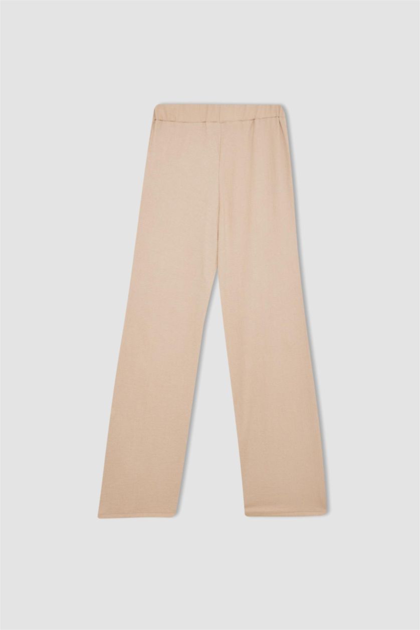 Kadın Açık Bej 	Relax Fit Beli Lastikli Basic Düz Bürümcük Pantolon