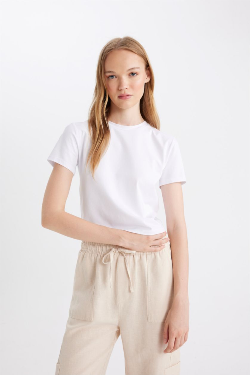 Kadın Beyaz Fitted Bisiklet Yaka Basic Düz Kısa Kollu Tişört