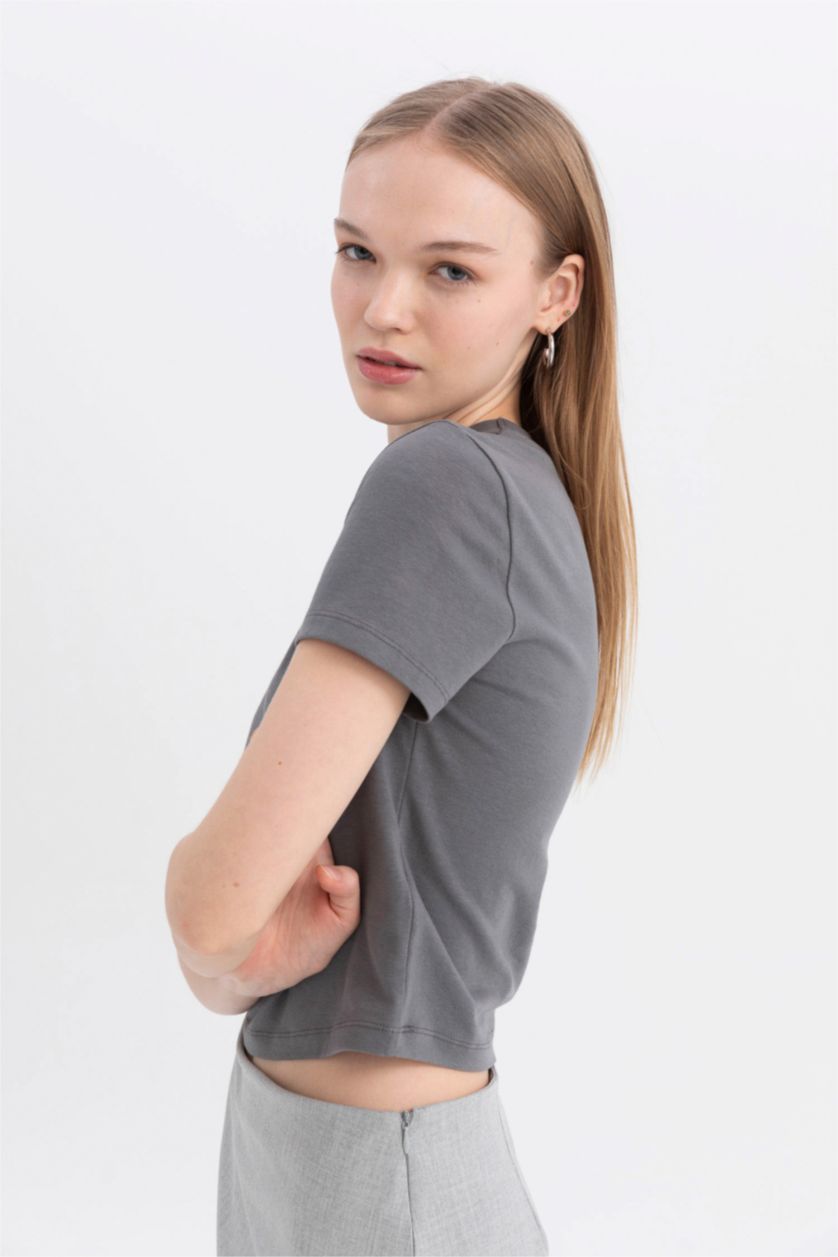 Kadın Gri Fitted Bisiklet Yaka Basic Tişört