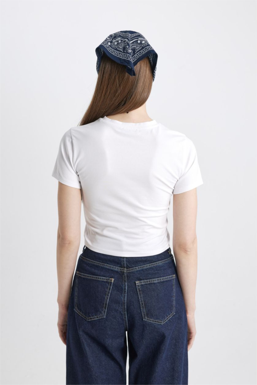 Woman White Slim Fit Short Sleeve T-Shirt