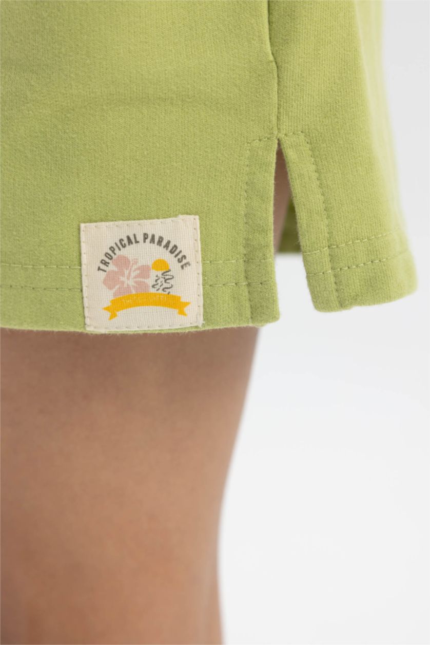 GIRLS & TEENS Light Green Girl Shorts with Pockets and Woven Label