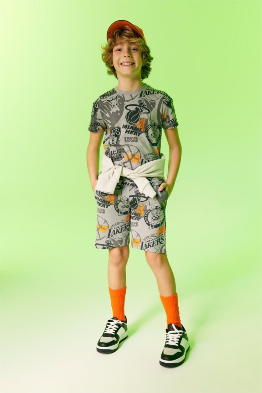 BOYS & TEENS Light Grey Boy Defacto Fit NBA Current Teams Licensed Regular Fit Crew Neck Patterned Short Sleeved T-Shirt